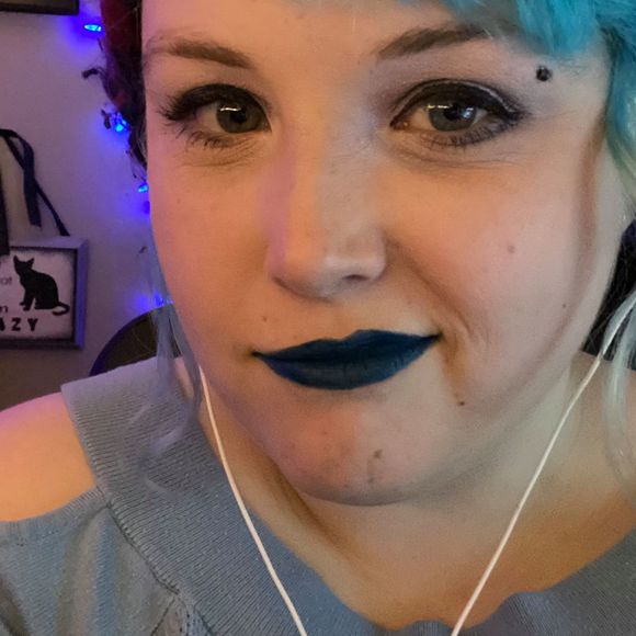 Meet your Posher, Corrie - Picture 1 of 1